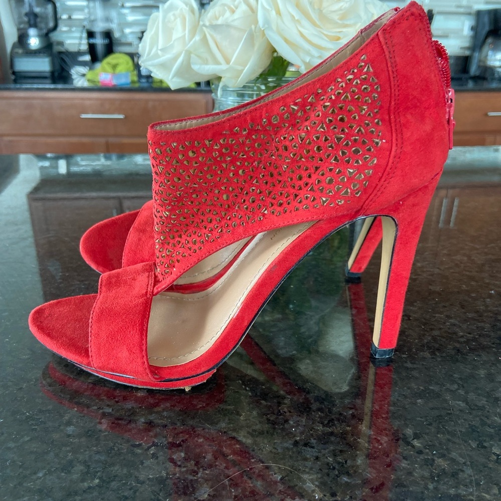 Size 7 Red Suede Pumps
